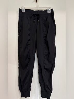 Lululemon Women’s Dance Studio Mid-Rise Black Jogger Pants 7/8 Length